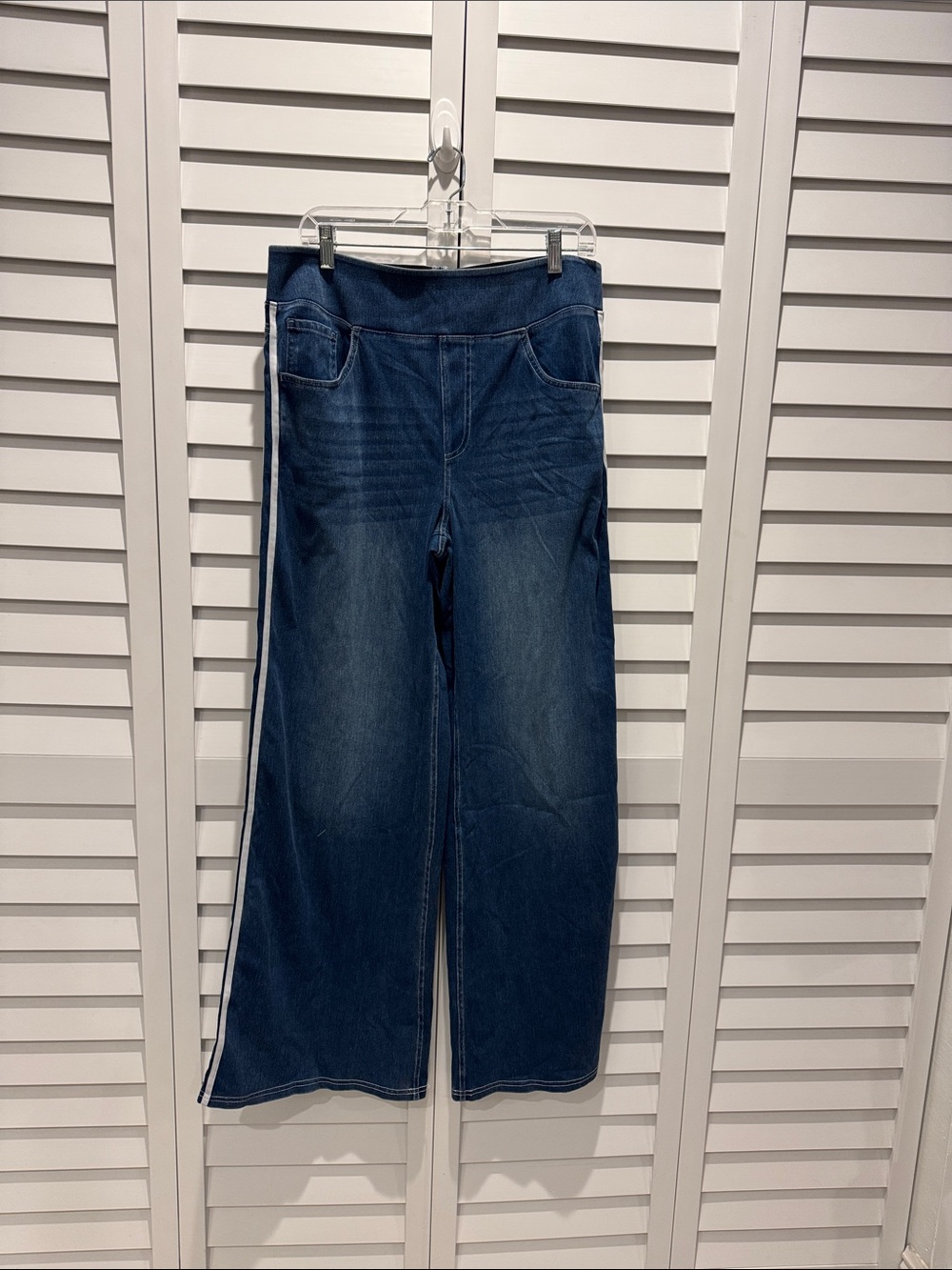 HALARA Flex high Waisted side Stripe Flowy Blue Wide Leg Jeans with Pockets. - Picture 3 of 10